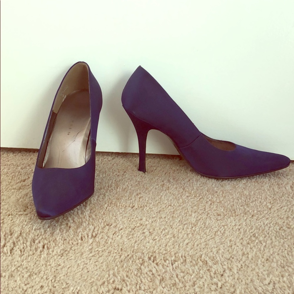 Nine West Navy Satin Heels